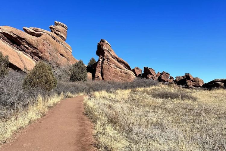 • Trading Post Trail at Red Rocks (Moderate, 1.5 miles)