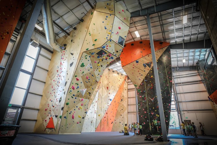 Übergrippen indoor climbing group event Denver
